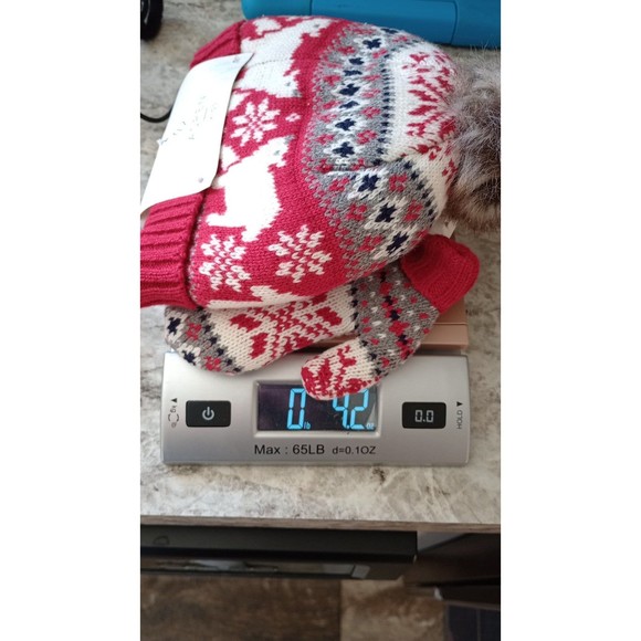 New Aspen Kids Holiday Hat & Mittens Set - Picture 7 of 7